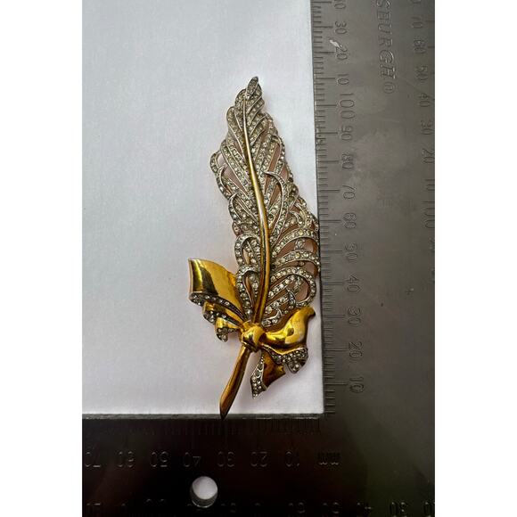 Vintage 1940s Retro Modern Two-Tone Rhinestone Plume Brooch - Picture 8 of 9